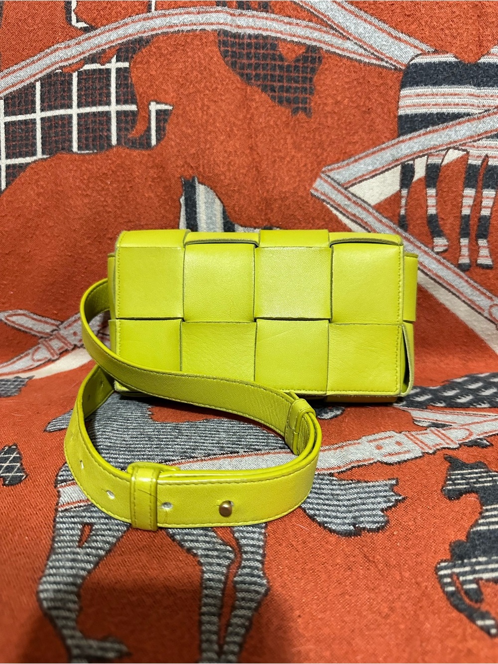 Botteg Veneta ❤️🌟Intrecciato Woven Casette Belt Bag Lime Green ⭐️